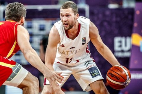 O Στρέλνιεκς έδειξε στο Eurobasket γιατί τον απέκτησε ο Ολυμπιακός