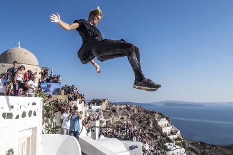 "O Ιπτάμενος Ολλανδός" παίρνει την ανατρεπτική νίκη στο Red Bull Art of Motion!