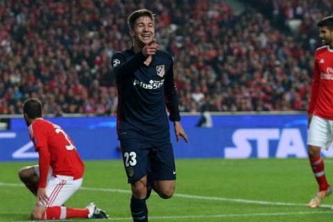Atletico's Luciano Vietto celebrates after scoring the second goal of his team during the Champions League group C soccer match between Benfica and Atletico Madrid at the Luz stadium in Lisbon, Tuesday, Dec. 8, 2015. (AP Photo/Armando Franca)