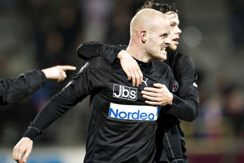 Aab - FC Midtjylland, Superliga. Nordjyske Arena, FCMs anfører Kristian Bak Nielsen jubler over sin scoring til 3-1 i kampens sidste minut