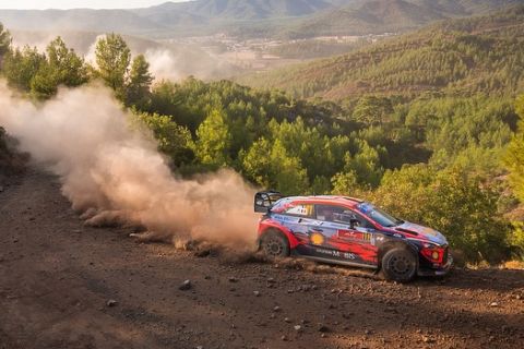 WRC: Καθαρό προβάδισμα ο Νεβίλ στην Τουρκία 