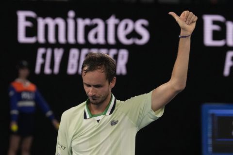 Ο Μεντβέντεφ μετά από χαμένο πόντο κόντρα στην Ναδάλ στον τελικό του Australian Open