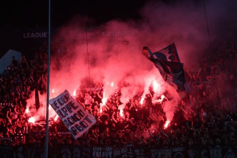 Οι οπαδοί του ΠΑΟΚ στον αγώνα με την Άιντραχτ στην Τούμπα