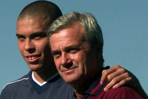 Brazilian soccer star Ronaldo embraces Inter Milan trainer Gigi Simoni at the Pinetina sporting center in Appiano Gentile, near Como, during his first training with Inter, Suturday, July 26, 1997. (AP Photo/Luca Bruno)