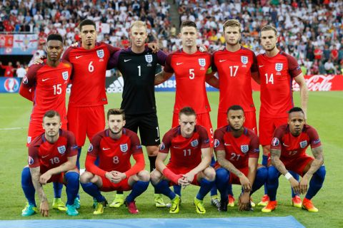 
England team pose for a photograph prior to their Euro 2016 Group B Soccer match between England and Slovakia at Stade Geoffroy-Guichard, Saint-Étienne in France on Monday, June 20, 2016. Photo: Reuters