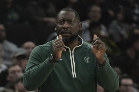 Milwaukee Bucks head coach Adrian Griffin reacts during the first half of an NBA basketball game Monday, Oct. 30, 2023, in Milwaukee. (AP Photo/Morry Gash)