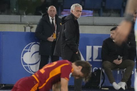 Ο Ζοζέ Μουρίνιο κατά τη διάρκεια ντέρμπι της Serie A μεταξύ της Ρόμα και της Λάτσιο | 12 Νοεμβρίου 2023