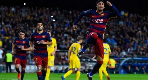 BARCELONA, SPAIN - NOVEMBER 04:  Neymar of FC Barcelona celebrates after scoring the opening goal from the penalty spot during the UEFA Champions League Group E match between FC Barcelona and FC BATE Borisov at the Camp Nou on November 4, 2015 in Barcelona, Spain.  (Photo by David Ramos/Getty Images)