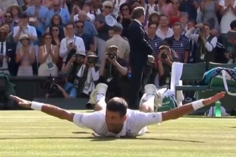 Wimbledon: Ο νικητήριος πόντος του Τζόκοβιτς που πανηγύρισε κάνοντας το αεροπλάνο