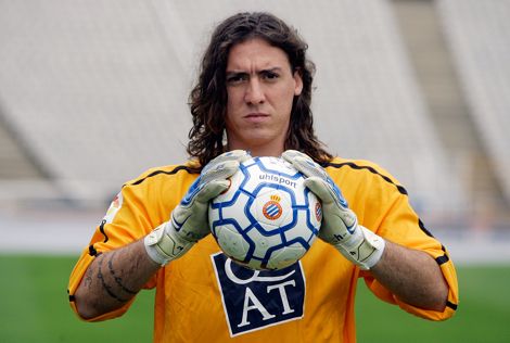 Goalkeeper Cristian Alvarez, from Argentina, poses during his official presentation as new player for Espanyol in Barcelona, Spain, Tuesday, May 27, 2008. Alvarez signed a five-year deal with Espanyol. (AP Photo/Manu Fernandez)