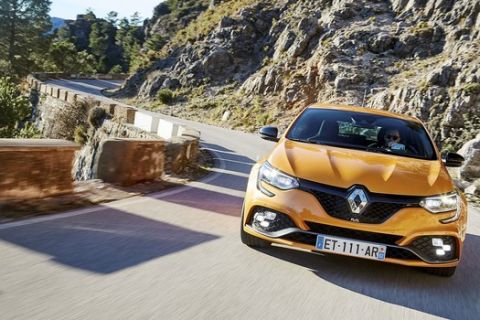 Το νέο Renault Megane RS στα χέρια του Κάρλος Σάινθ τζούνιορ