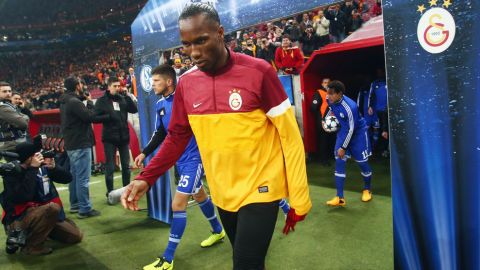 ISTANBUL, TURKEY - FEBRUARY 20: Didier Drogba of Galatasaray enters the pitch to warm up for the UEFA Champions League Round of 16 first leg match between Galatasaray and FC Schalke 04 at the Turk Telekom Arena on February 20, 2013 in Istanbul, Turkey.  (Photo by Alex Grimm/Bongarts/Getty Images)