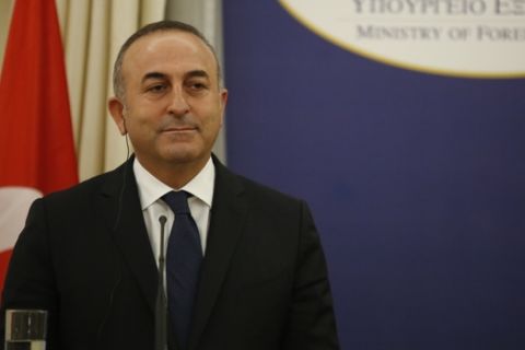 Ο υπουργός Εξωτερικών Νίκος Κοτζιάς, στις κοινές τους δηλώσεις με τον Τούρκο ομόλογό του Μεβλούτ Τσαβούσογλου, μετά τη συνάντησή τους στην Αθήνα, την Παρασκευή 4 Μαρτίου 2016.
(EUROKINISSI/ΣΤΕΛΙΟΣ ΜΙΣΙΝΑΣ)