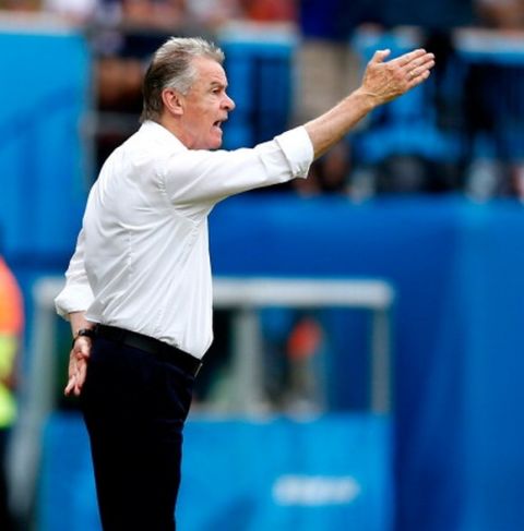 MANAUS, BRAZIL - JUNE 25:  Head coach Ottmar Hitzfeld of Switzerland gestures during the 2014 FIFA World Cup Brazil Group E match between Honduras and Switzerland at Arena Amazonia on June 25, 2014 in Manaus, Brazil.  (Photo by Phil Walter/Getty Images)