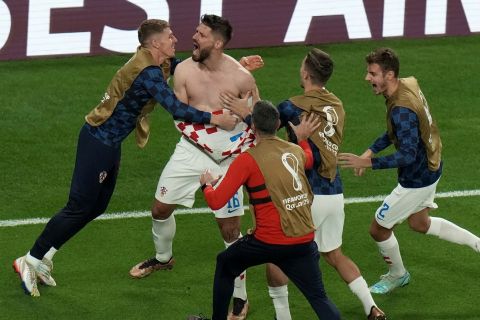 Ο Πέτκοβιτς πανηγυρίζει γκολ του στο Κροατία - Βραζιλία
