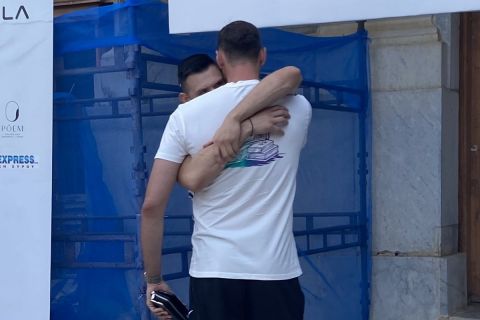 Ολυμπιακός: Η αγκαλιά των Παπανικολάου - Μιλουτίνοβ στο Stoiximan Aegeanball Festival της Σύρου