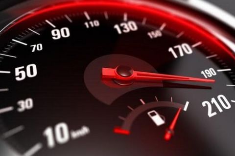 Ανώτατο όριο ταχύτητας αυτοκινήτων τα 180 χλμ./ώρα