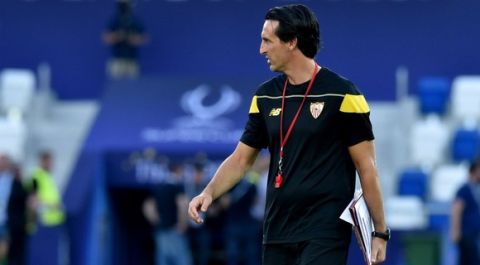 Sevilla FC's head coach Unai Emery attends a training football session at the Boris Paichadze Dinamo Arena in Tbilisi, on August 10, 2015, on the eve of the UEFA Super Cup match FC Barcelona and Sevilla FC. AFP PHOTO/KIRILL KUDRYAVTSEV        (Photo credit should read KIRILL KUDRYAVTSEV/AFP/Getty Images)