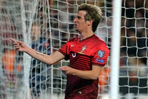 Ο Φάμπιο Κοεντράο πανηγυρίζει γκολ του στο Πορτογαλία - Σερβία