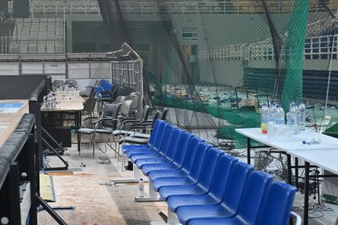Παναθηναϊκός - Ολυμπιακός: Έσπασαν και το τραπέζι της γραμματείας κατά τη διάρκεια των επεισοδίων