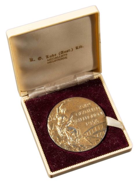 Το χρυσό μετάλλιο που κατέκτησε ο Μπιλ Ράσελ στους Ολυμπιακούς Αγώνες του 1956