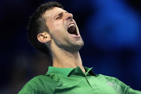 Ο Νόβακ Τζόκοβιτς πανηγυρίζει στο ATP Finals