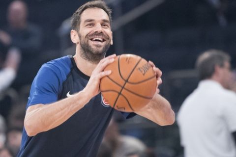 Detroit Pistons guard Jose Calderon warms up before the start of an NBA basketball game against the New York Knicks, Wednesday, April 10, 2019, at Madison Square Garden in New York. (AP Photo/Mary Altaffer)