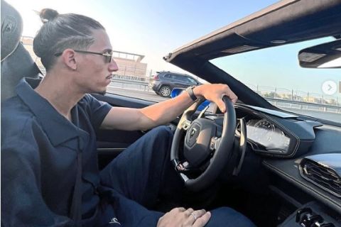Ο Τσιμίκας βολτάρει με ανοιχτή Lamborghini 610 ίππων