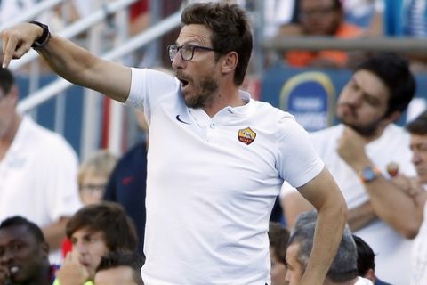 AS Roma head coach Eusebio Di Francesco gestures on the sideline during the second half of an International Champions Cup soccer match against Juventus, Sunday, July 30, 2017, in Foxborough, Mass. (AP Photo/Michael Dwyer)