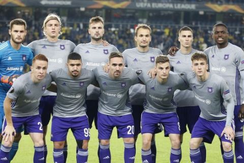 Anderlecht's players pose for a photo prior to the group D Europa League soccer match between Fenerbahce and Anderlecht at the Sukru Saracoglu stadium, in Istanbul, Thursday, Nov. 8, 2018. (AP Photo/Lefteris Pitarakis)