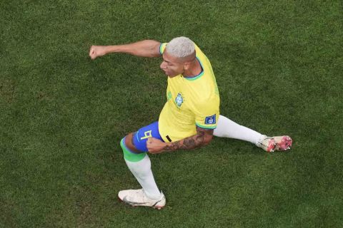Ο Ρισάρλισον της Βραζιλίας πανηγυρίζει γκολ που σημείωσε κόντρα στη Σερβία για τη φάση των ομίλων του Παγκοσμίου Κυπέλλου 2022 στο "Λουσαΐλ Αϊκόνικ Στέιντιουμ", Λουσαΐλ | Πέμπτη 24 Νοεμβρίου 2022