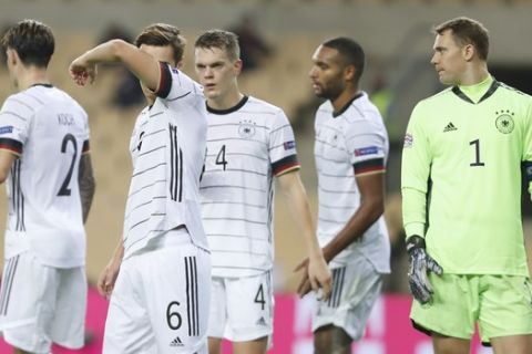 Αποσβολωμένοι οι Γερμανοί μετά τη συντριβή με 6-0 από την Ισπανία