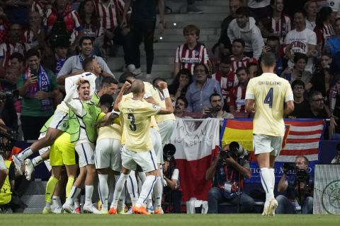 Οι παίκτες της Πόρτο πανηγυρίζουν το γκολ του Ματέους Ουρίμπε κόντρα στην Ατλέτικο για την πρώτη αγωνιστική των ομίλων του Champions League 2022/23