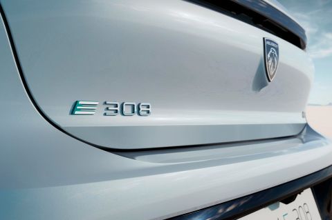 Ηλεκτρικό Peugeot E-308 με 156 ίππους και αυτονομία 400 km – Πότε ξεκινούν οι πωλήσεις
