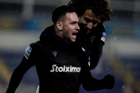 Ζίβκοβιτς και Ουάρντα πανηγυρίζουν γκολ του ΠΑΟΚ κόντρα στον Ατρόμητο για την Super League Interwetten.