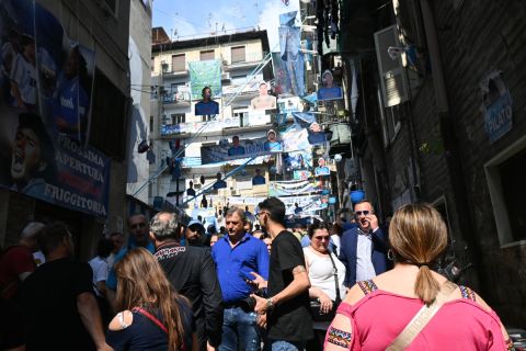 Το SPORT24 στη Νάπολη: Ο παροξυσμός για τη μεγάλη φιέστα, το οδοιπορικό στην πόλη που ζει για να αγαπάει τους θεούς