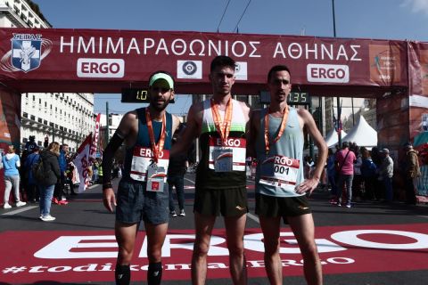 Ημιμαραθώνιος Αθήνας: Ο Νίκος Σταμούλης τερμάτισε πρώτος 