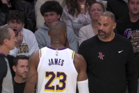 NBA: Ο Ίμε Ουντόκα αποβλήθηκε μετά από στιχομυθία με τον ΛεΜπρόν Τζέιμς