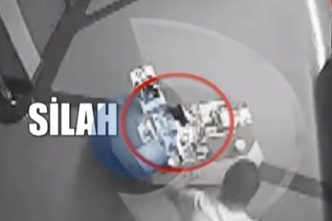 VIDEO: Με αυτό το όπλο ζήτησε ο Τουράν από τον Μπερκάι να τον σκοτώσει επειδή φλέρταρε τη γυναίκα του!