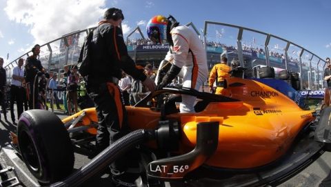 Albert Park, Melbourne, Australia.
Sunday 25 March 2018.
Fernando Alonso, McLaren MCL33 Renault, enters his car.
Photo: Steven Tee/McLaren
ref: Digital Image _2ST2726
