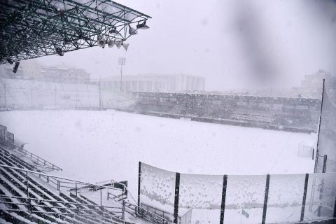Ο χιονιάς που "σκέπασε" το γήπεδο "Απόστολος Νικολαΐδης"
