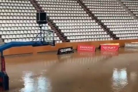 EuroLeague Women: Πλημμύρισε το γήπεδο της Τζιρόνα
