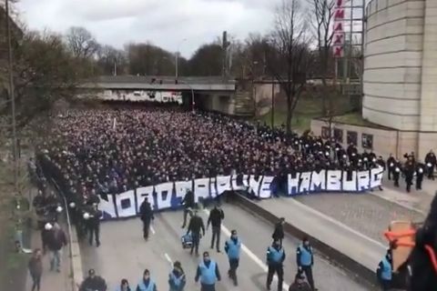 Αμβούργο: Πορεία 2.500 οπαδών προς το γήπεδο της Ζανκτ Πάουλι