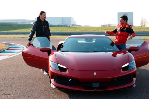 Ferrari: Τι γύρευε ο Ζλάταν Ιμπραΐμοβιτς στην έδρα της Scuderia μετά τη νίκη του Λεκλέρ