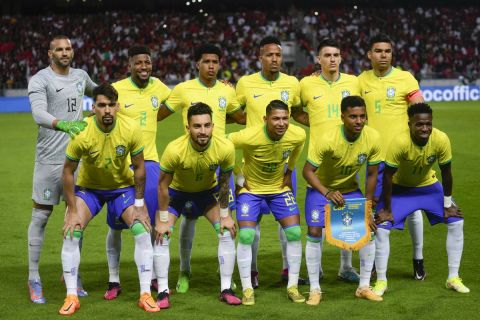 Πελέ: Οι παίκτες της Βραζιλίας αγωνίστηκαν με το όνομα του βασιλιά του ποδοσφαίρου στο πίσω μέρος της φανέλας τους
