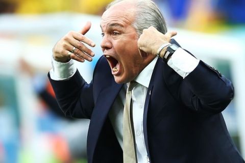 BRASILIA, BRAZIL - JULY 05:  Head coach Alejandro Sabella of Argentina gestures during the 2014 FIFA World Cup Brazil Quarter Final match between Argentina and Belgium at Estadio Nacional on July 5, 2014 in Brasilia, Brazil.  (Photo by Ronald Martinez/Getty Images)