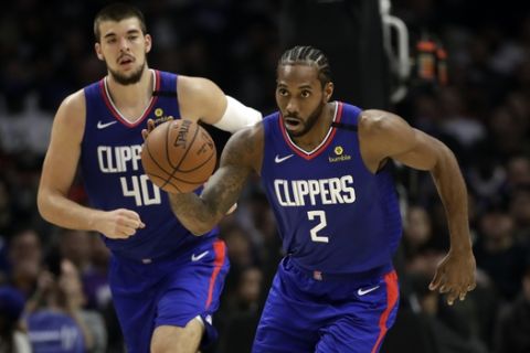 Los Angeles Clippers' Kawhi Leonard (2) in action against the Sacramento Kings during the first half of an NBA basketball game Saturday, Feb. 22, 2020, in Los Angeles. (AP Photo/Marcio Jose Sanchez)