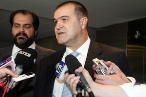 Βγενόπουλος: "Ούτε βήμα πίσω"