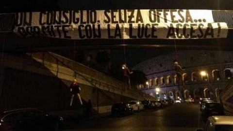 Αποτρόπαιο σκηνικό στην Ιταλία με κρεμασμένα ομοιώματα παικτών της Ρόμα