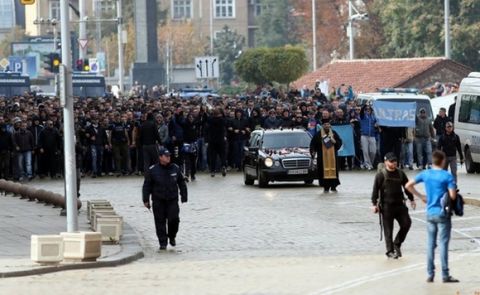 Οπαδοί της Λέφσκι έκαναν κηδεία στην ΤΣΣΚΑ